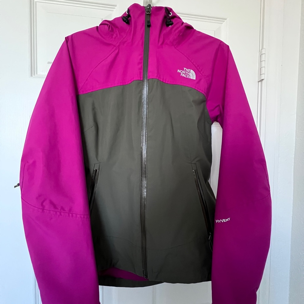 The North Face Pink and Green Ski Jacket with Full-Length Zipper
